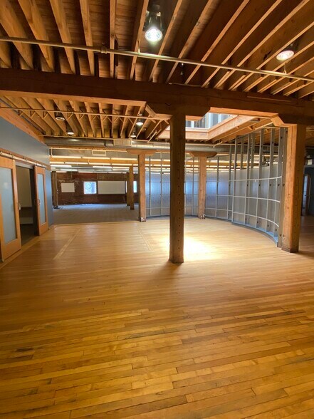 More Photos Of 3030 Penn Ave, Pittsburgh Loft Creative Space For Sale