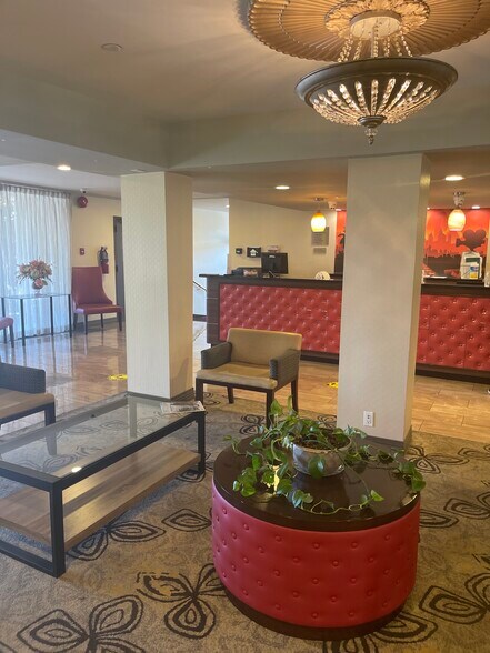 More Photos Of 2900 N San Fernando Blvd, Burbank Hotel For Lease