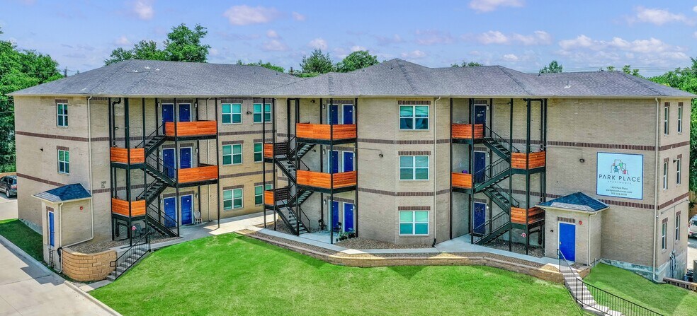 Primary Photo Of 1420 Park Pl, Sherman Apartments For Sale