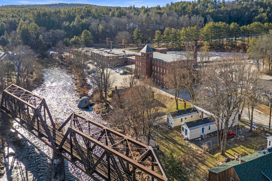 More Photos Of 1 Riverside Way, Wilton Warehouse For Lease