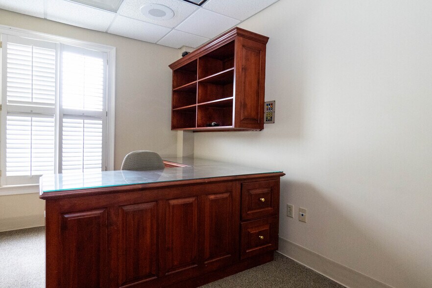 More Photos Of 120 Trinity Pl, Athens Medical For Lease