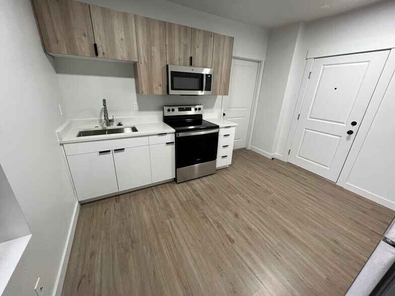 More Photos Of 404 E 5600 S, Salt Lake City Apartments For Sale