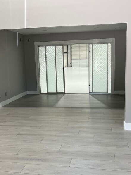 More Photos Of 735 Branch Dr, Alpharetta Flex For Lease