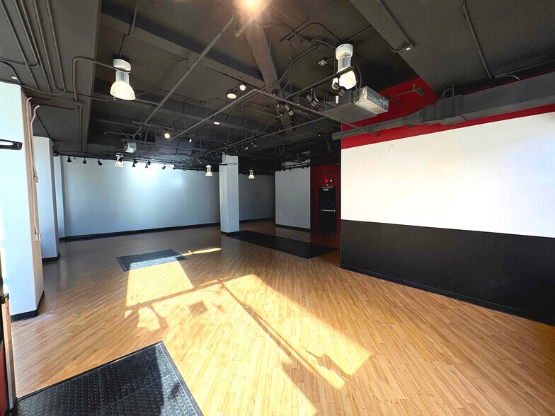 More Photos Of 215 W 7th St, Los Angeles Apartments For Lease