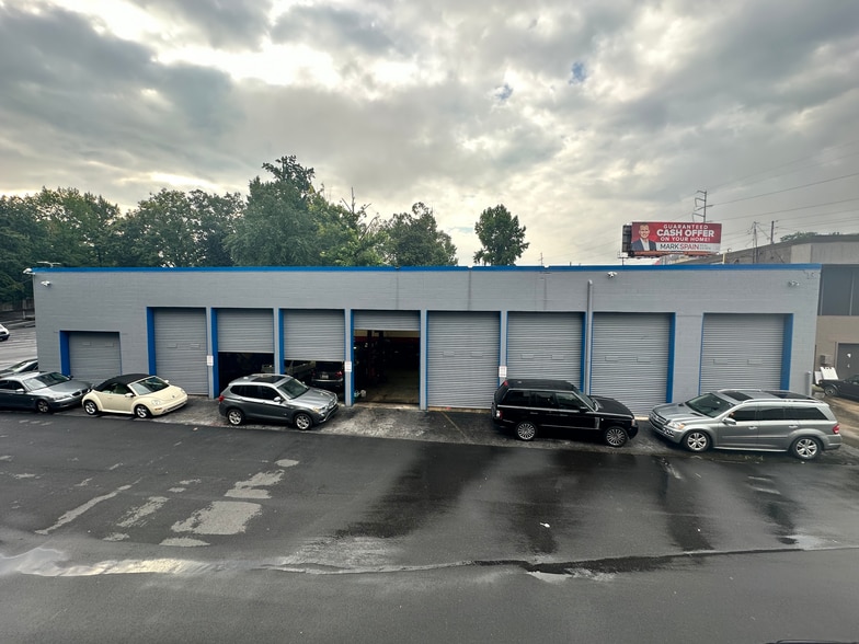 More Photos Of 3097 Piedmont Rd NE, Atlanta Freestanding For Lease
