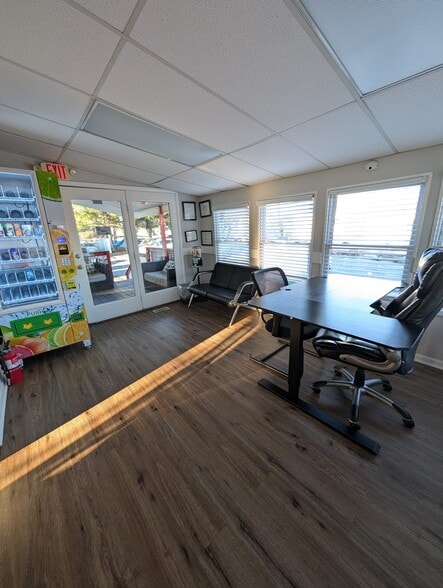 More Photos Of 4104 Bladensburg Rd, Brentwood Freestanding For Lease