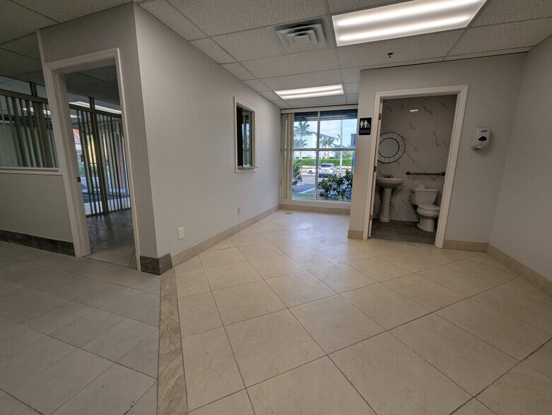 More Photos Of 701 NW Federal Hwy, Stuart Medical For Lease