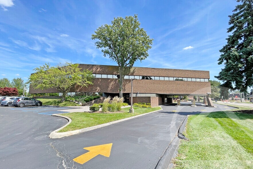 Primary Photo Of 24055 Jefferson Ave, Saint Clair Shores Office For Sale