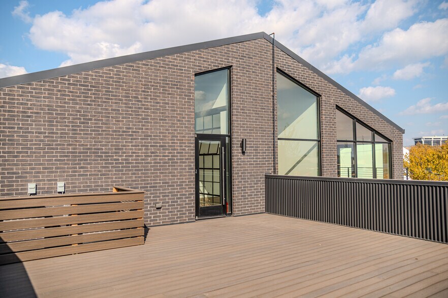 More Photos Of 4750 Iberia Ave, Dallas Office Residential For Sale