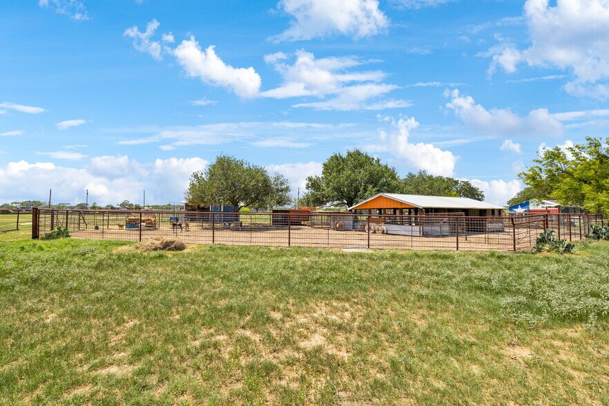 More Photos Of 995 W Gates Valley Rd, Poteet Land For Sale