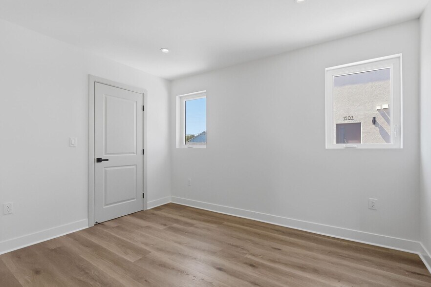 More Photos Of 1507 W 83rd St, Los Angeles Apartments For Sale