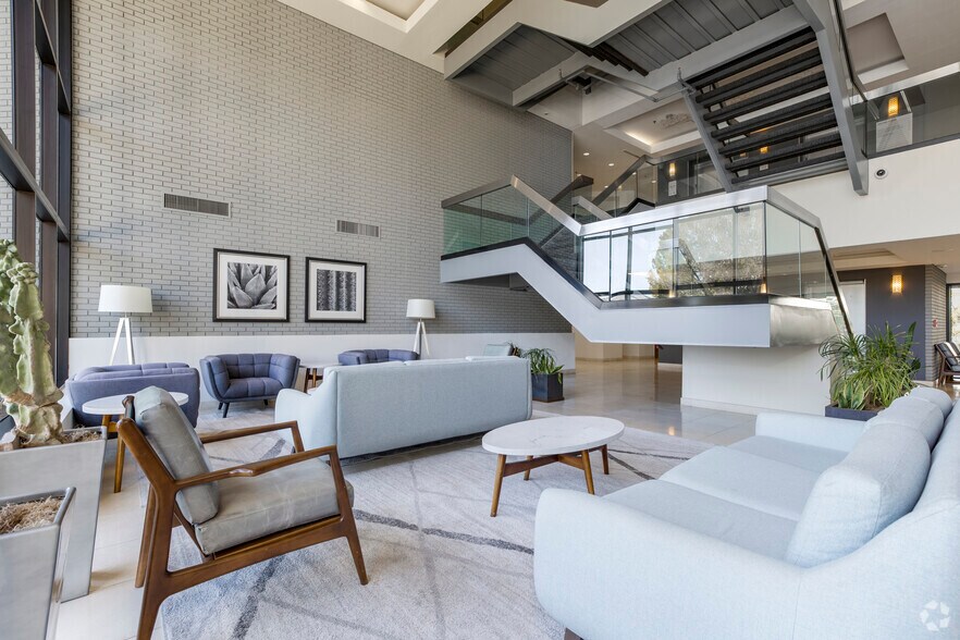 More Photos Of 3033 N 44th St, Phoenix Office For Lease