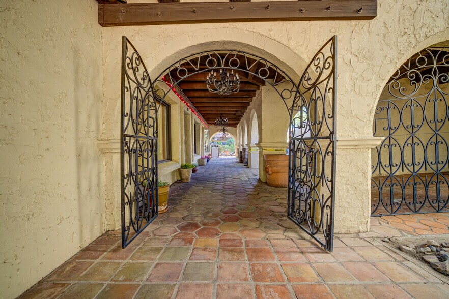 More Photos Of 8711 E Pinnacle Peak Rd, Scottsdale Unknown For Sale