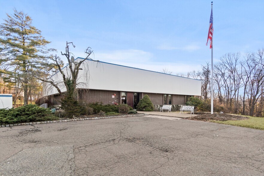 More Photos Of 6 Raritan Rd, Oakland Warehouse For Sale