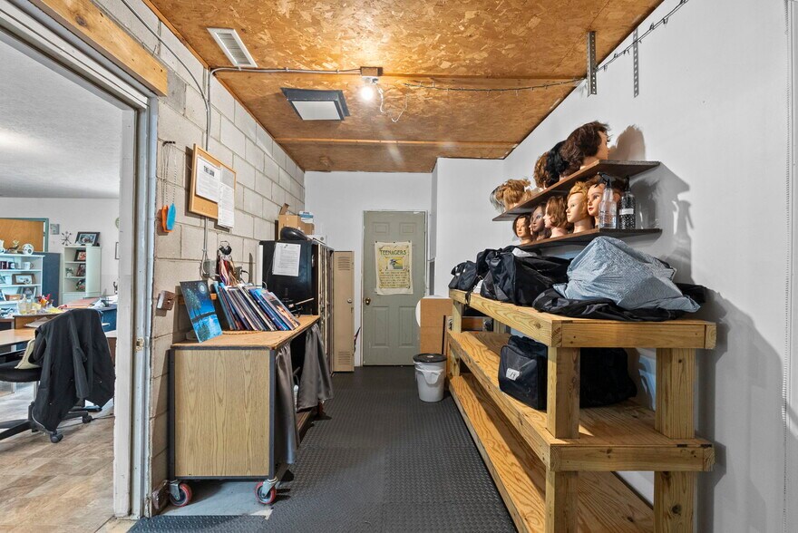 More Photos Of 7717 Richmond Tappahannock Hwy, Aylett Storefront Retail Office For Sale