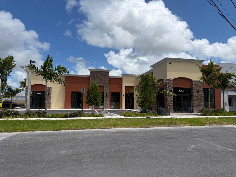 More Photos Of 217 NE 2nd Rd, Homestead Restaurant For Lease
