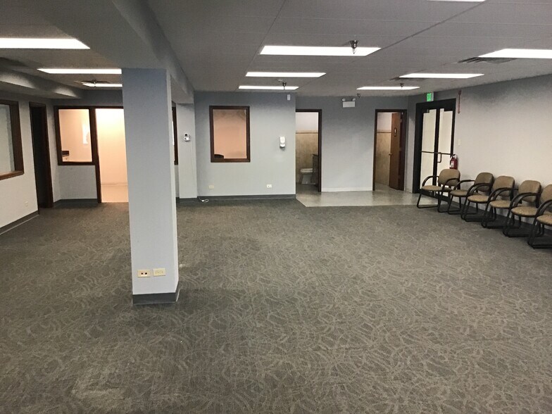 More Photos Of 435 W 194th St, Glenwood Manufacturing For Lease