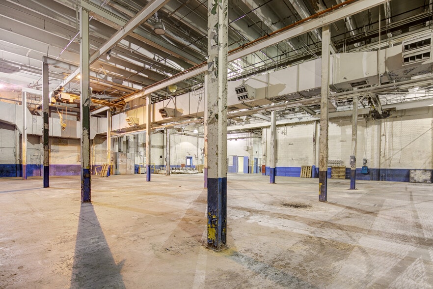 More Photos Of 3036 Gillespie St, Fayetteville Manufacturing For Lease