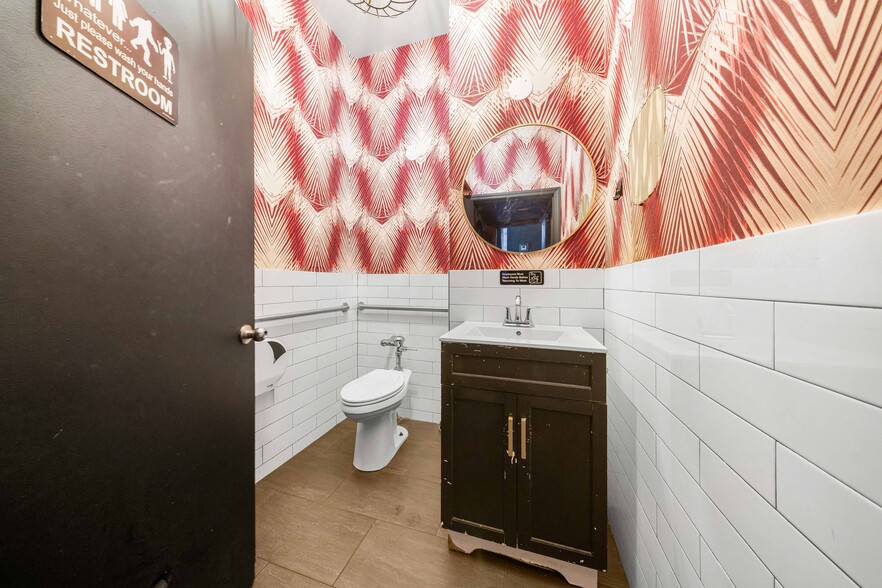 More Photos Of 33-29 Astoria Blvd N, Astoria Apartments For Lease