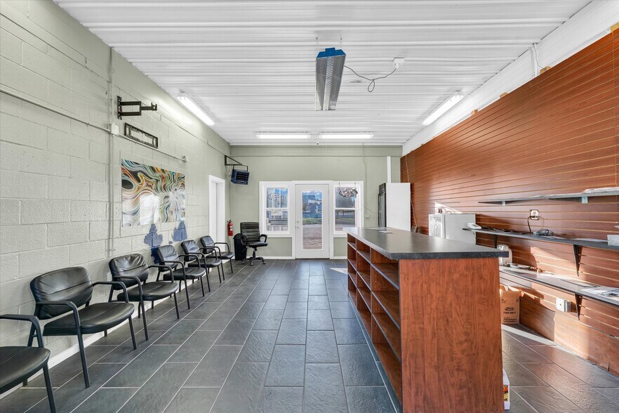 More Photos Of 501 E University Ave, Urbana Carwash For Sale