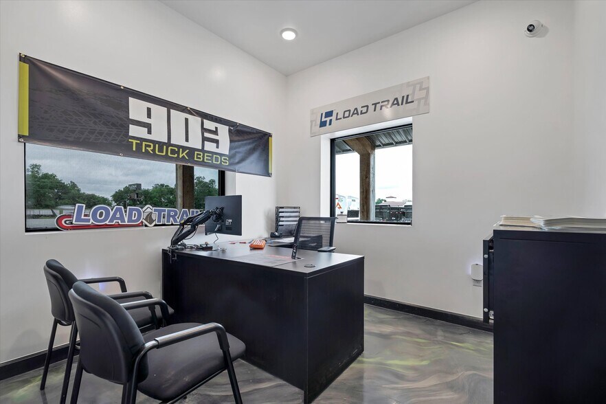 More Photos Of 538 Industrial Pk Acc rd, Trumann Flex For Lease