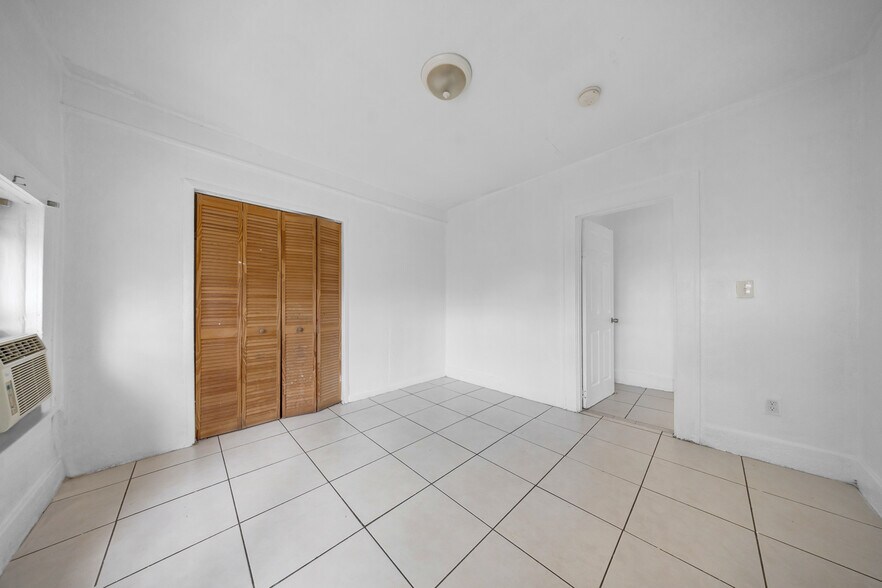 More Photos Of 1035 NW 4th St, Miami Apartments For Sale