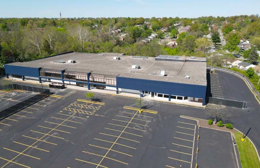 More Photos Of 6401 Colerain Ave, Cincinnati Supermarket For Lease