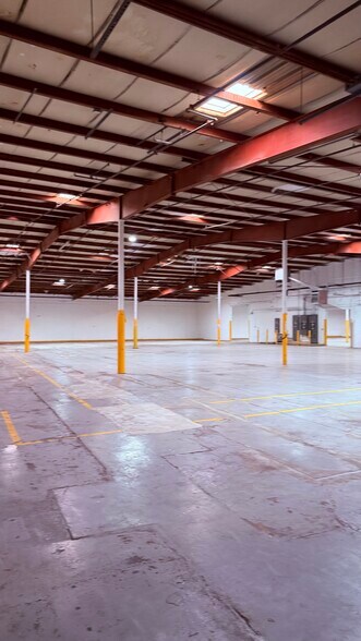 More Photos Of 3517 Frutas Ave, El Paso Manufacturing For Lease
