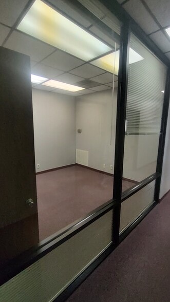 More Photos Of 1225 N Logan St, Texas City Office For Lease