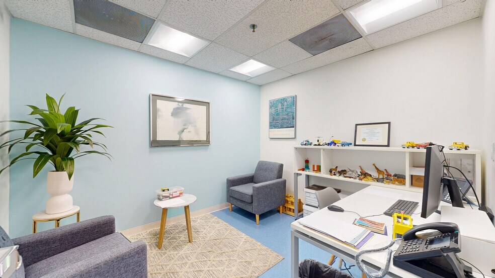 More Photos Of 6926 Melrose Ave, Los Angeles Loft Creative Space For Sale