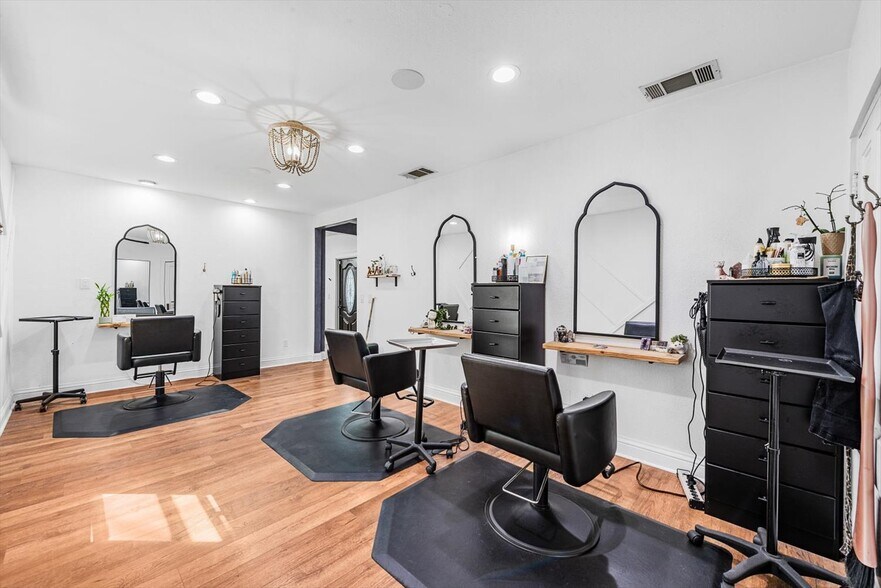 More Photos Of 348 Cernon St, Vacaville General Retail For Sale