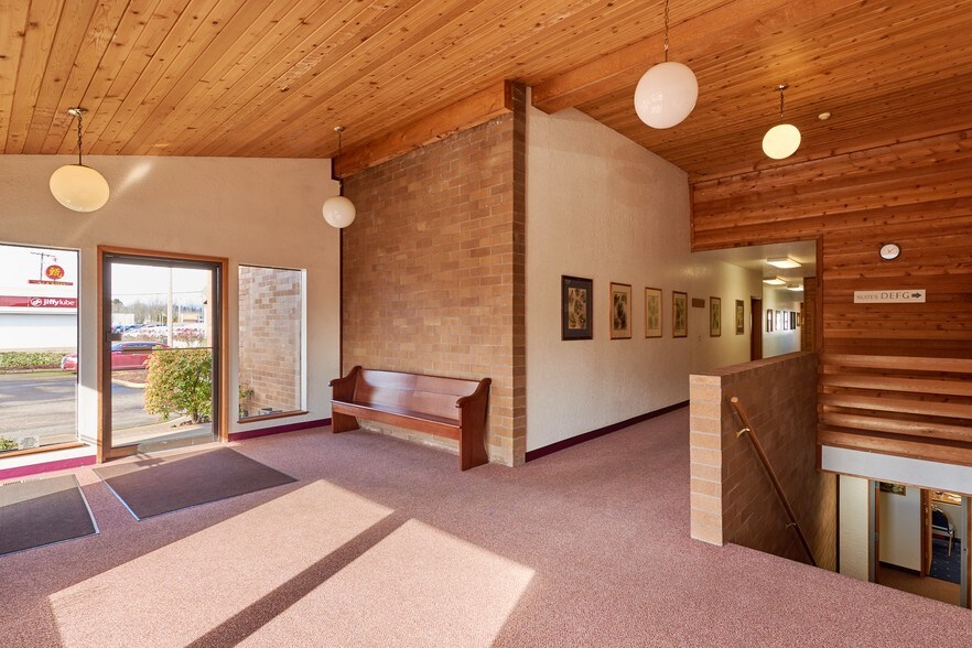 More Photos Of 1900 N 99 Hwy, Mcminnville Loft Creative Space For Lease