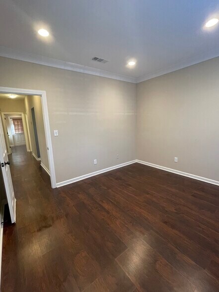 More Photos Of 540 SE Powder Springs St, Marietta Office Residential For Lease