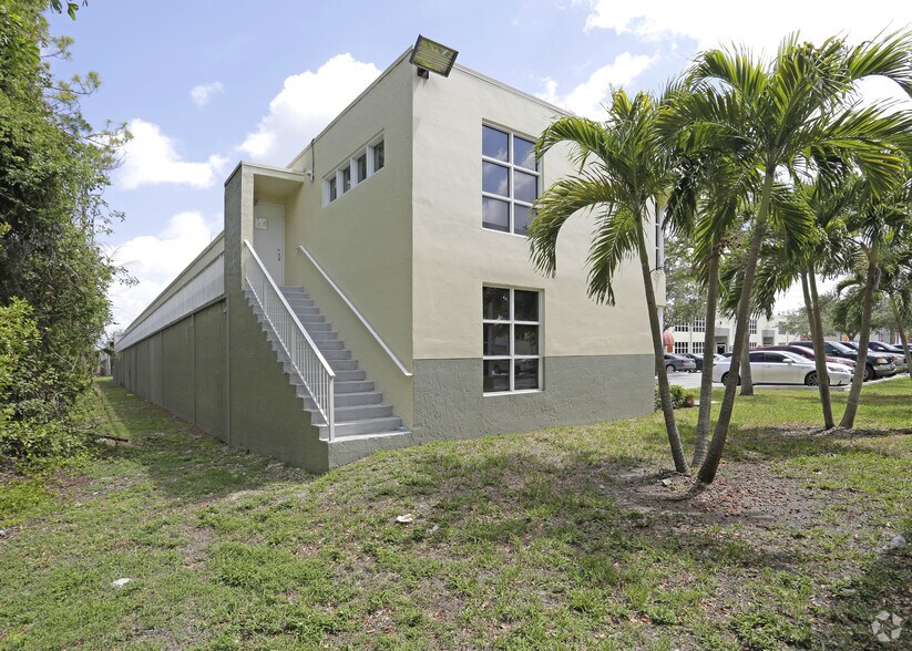 More Photos Of 12900-12940 SW 133rd Ct, Miami Office Residential For Lease