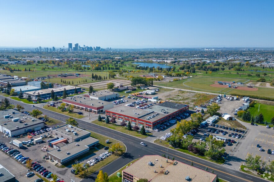 More Photos Of 4001A 19 St NE, Calgary Warehouse For Lease