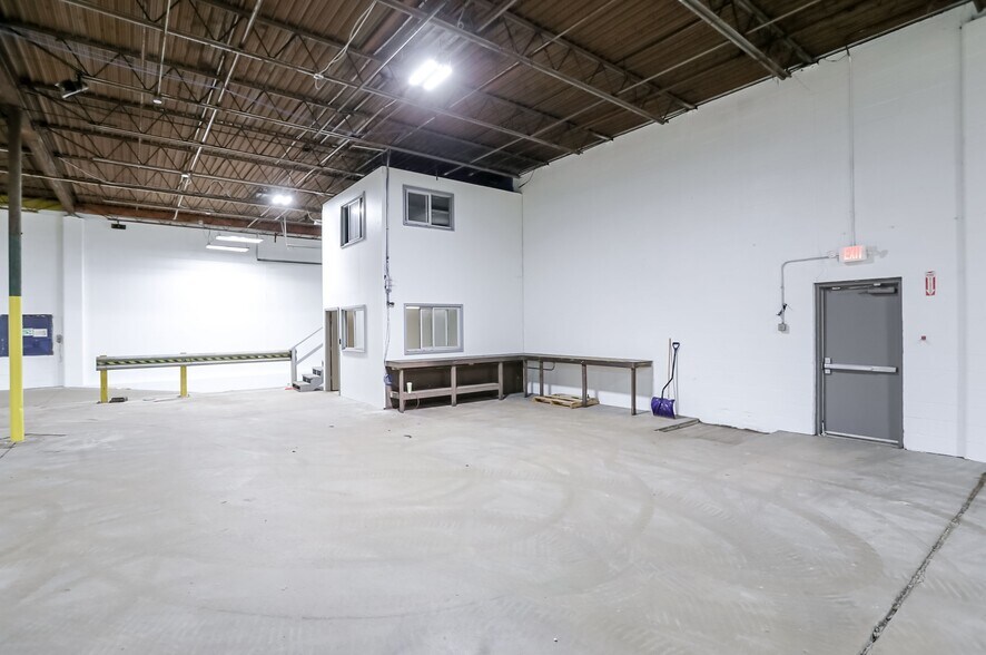 More Photos Of 2334 Production Dr, Indianapolis Warehouse For Lease