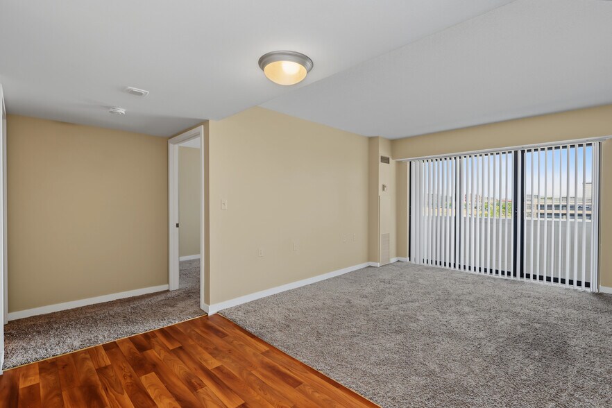 More Photos Of 615 Park St, Des Moines Apartments For Sale