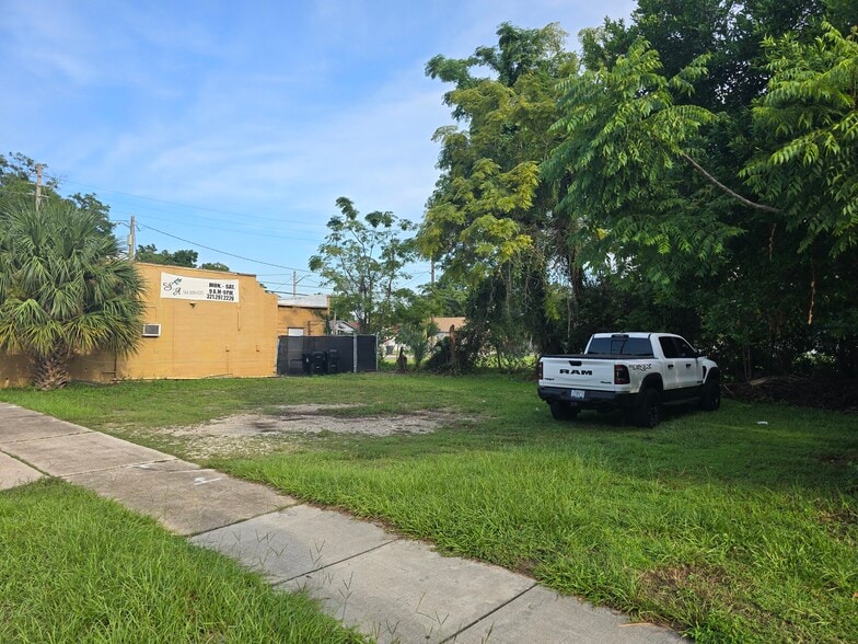 More Photos Of 234 N Westmoreland Dr, Orlando Warehouse For Sale