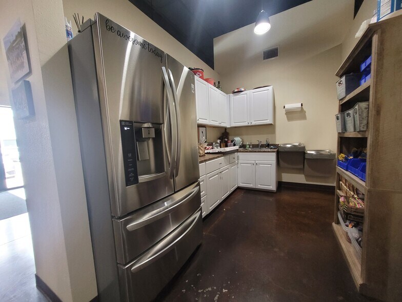 More Photos Of 1913 Post Rd, New Braunfels Unknown For Lease