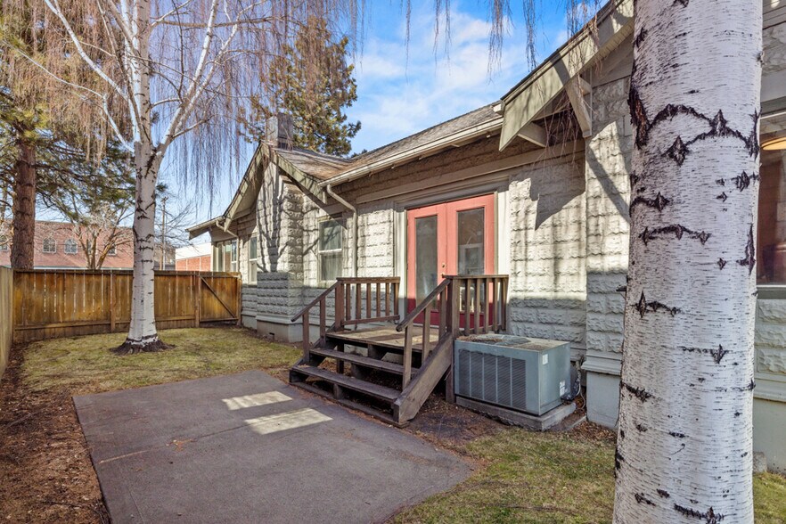 More Photos Of 514 Walnut Ave, Klamath Falls Office Residential For Sale