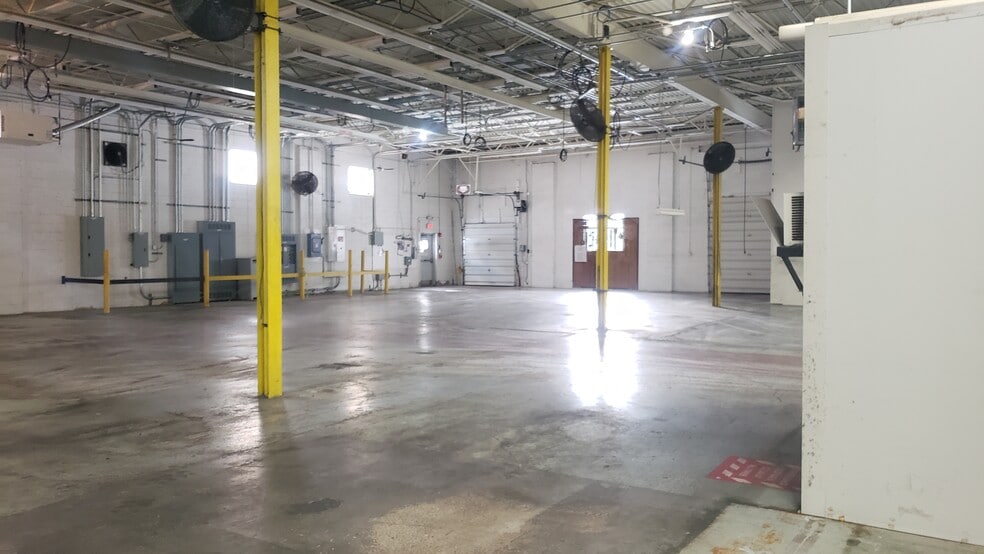More Photos Of 127 Falso Dr, Mattydale Warehouse For Sale