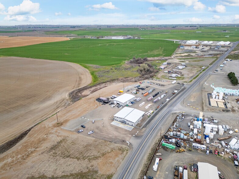 More Photos Of 3251 N Glade Rd, Pasco Warehouse For Lease