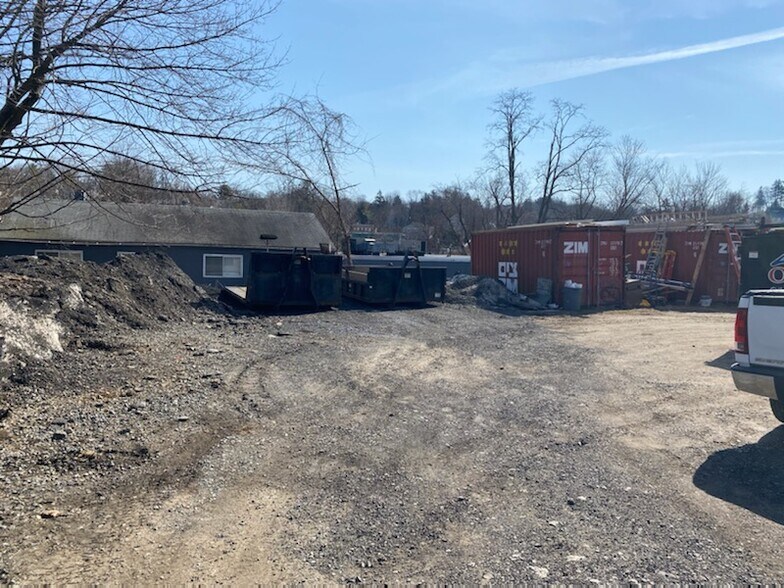 More Photos Of 10 Saint Charles St, Thornwood Flex For Lease