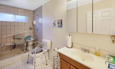 More Photos Of Euclid & Katella Ave, Anaheim Assisted Living For Sale
