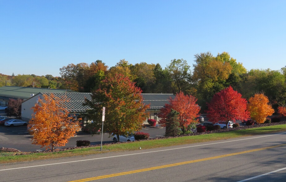 More Photos Of 50 Carpenter Ave, Middletown General Retail For Lease