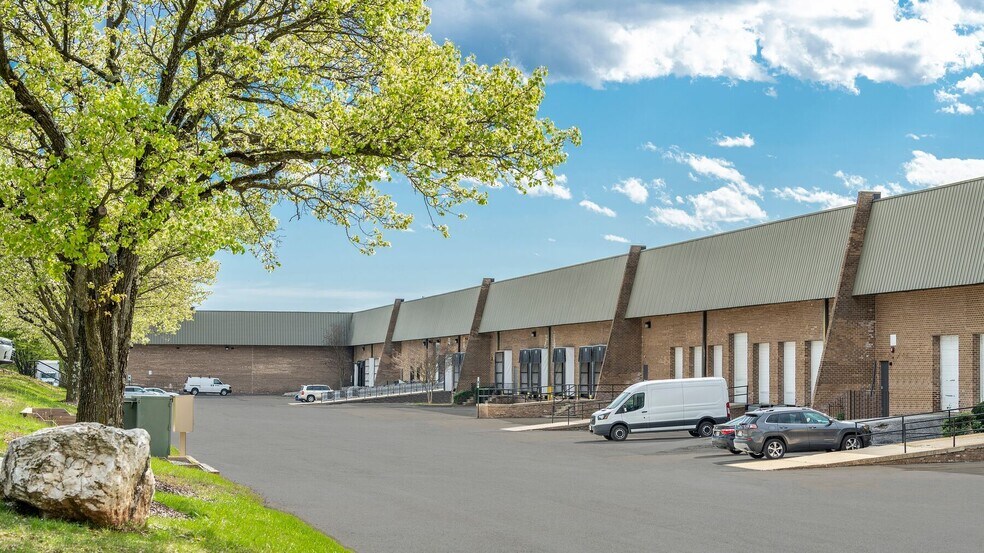 More Photos Of 8679 Greenwood Pl, Savage Unknown For Lease