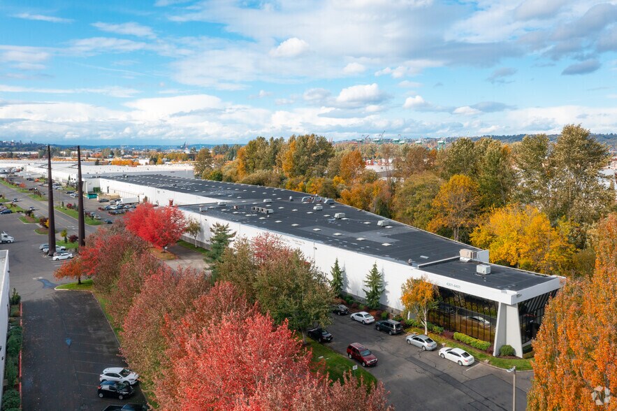 More Photos Of 4301-4401 Industry Dr E, Fife Warehouse For Lease