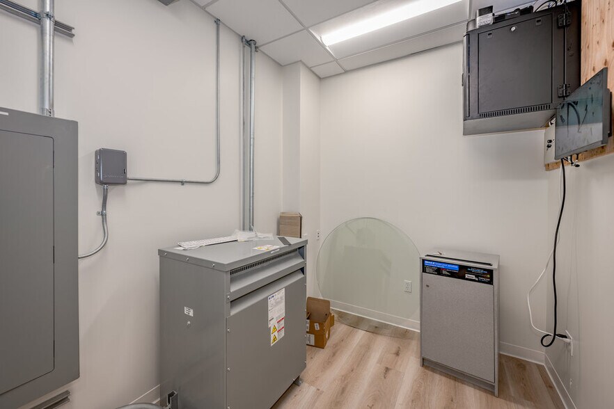 More Photos Of 25425 Orchard Village Rd, Santa Clarita Medical For Sale