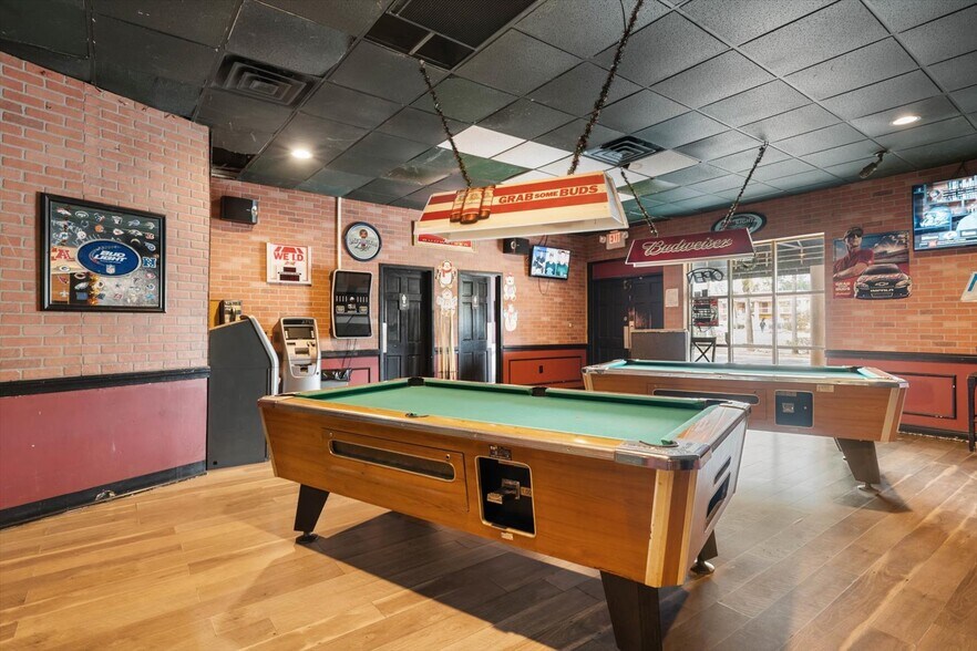 More Photos Of 510 Lane Ave S, Jacksonville Hotel For Sale