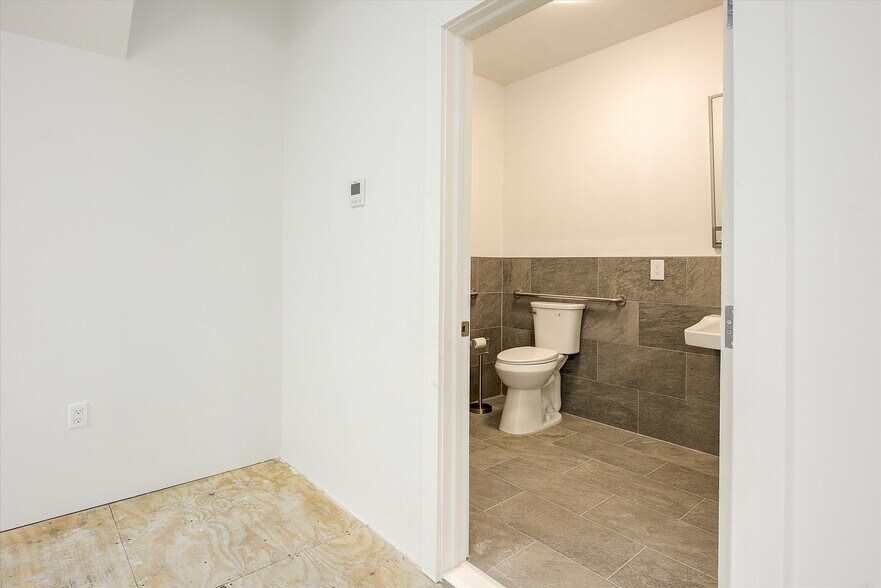 More Photos Of 1779 First Ave, New York Apartments For Lease